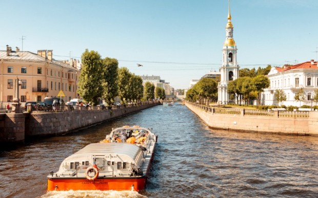 Санкт-Петербург, покачиваясь на волнах истории. Аренда теплохода Санкт-Петербург, покачиваясь на волнах истории. Аренда теплохода