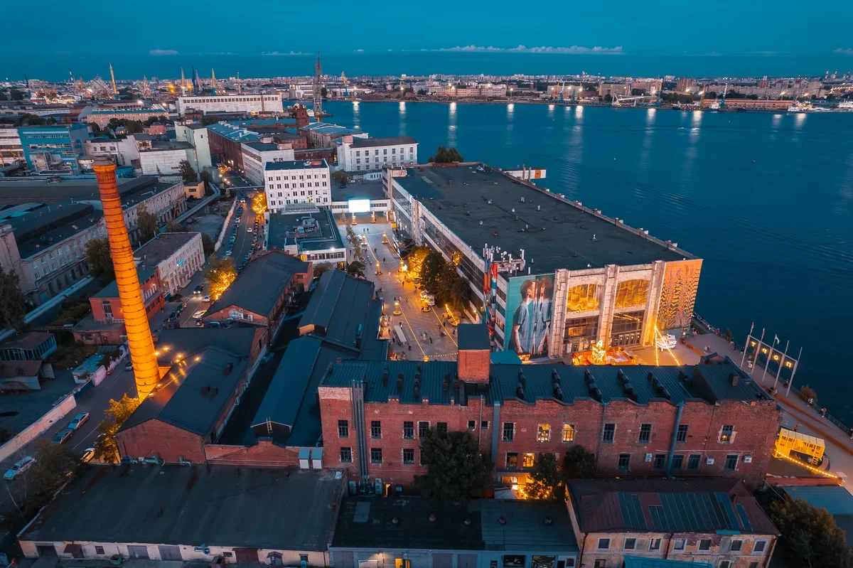 В Санкт-Петербург на 5 дней. От площадей до «Острова фортов»
В Санкт-Петербург на 5 дней. От площадей до «Острова фортов»