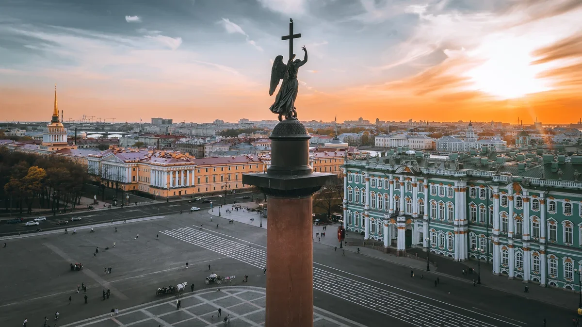 В Санкт-Петербург на 5 дней. От площадей до «Острова фортов»
В Санкт-Петербург на 5 дней. От площадей до «Острова фортов»