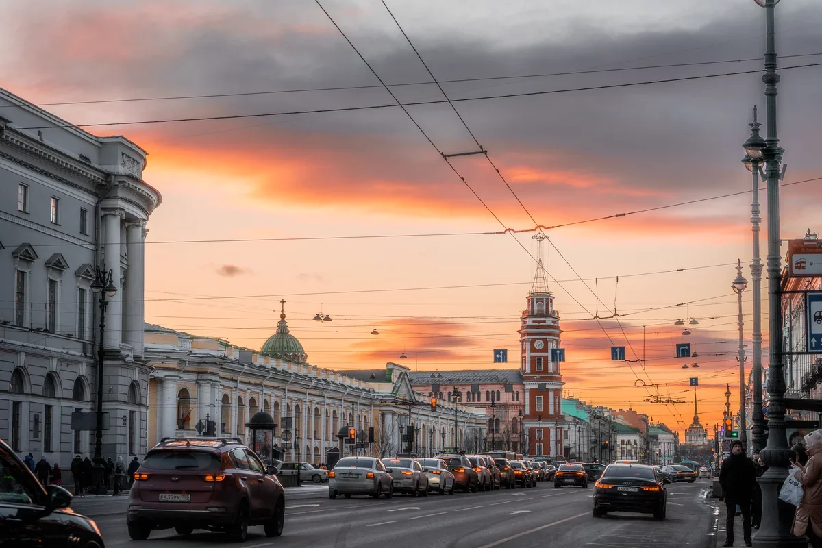 В Санкт-Петербург на 5 дней. От площадей до «Острова фортов»
В Санкт-Петербург на 5 дней. От площадей до «Острова фортов»