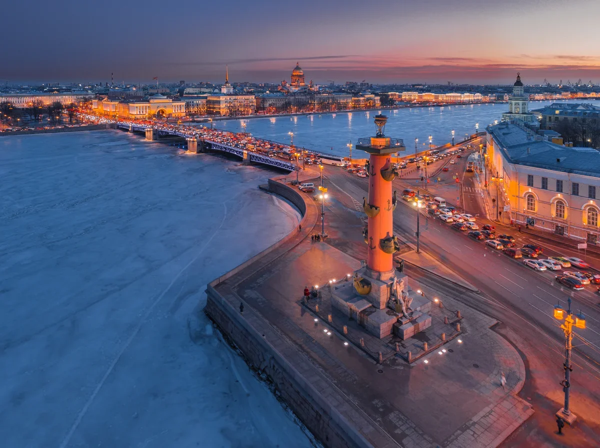 В Санкт-Петербург на 5 дней. От площадей до «Острова фортов»
В Санкт-Петербург на 5 дней. От площадей до «Острова фортов»