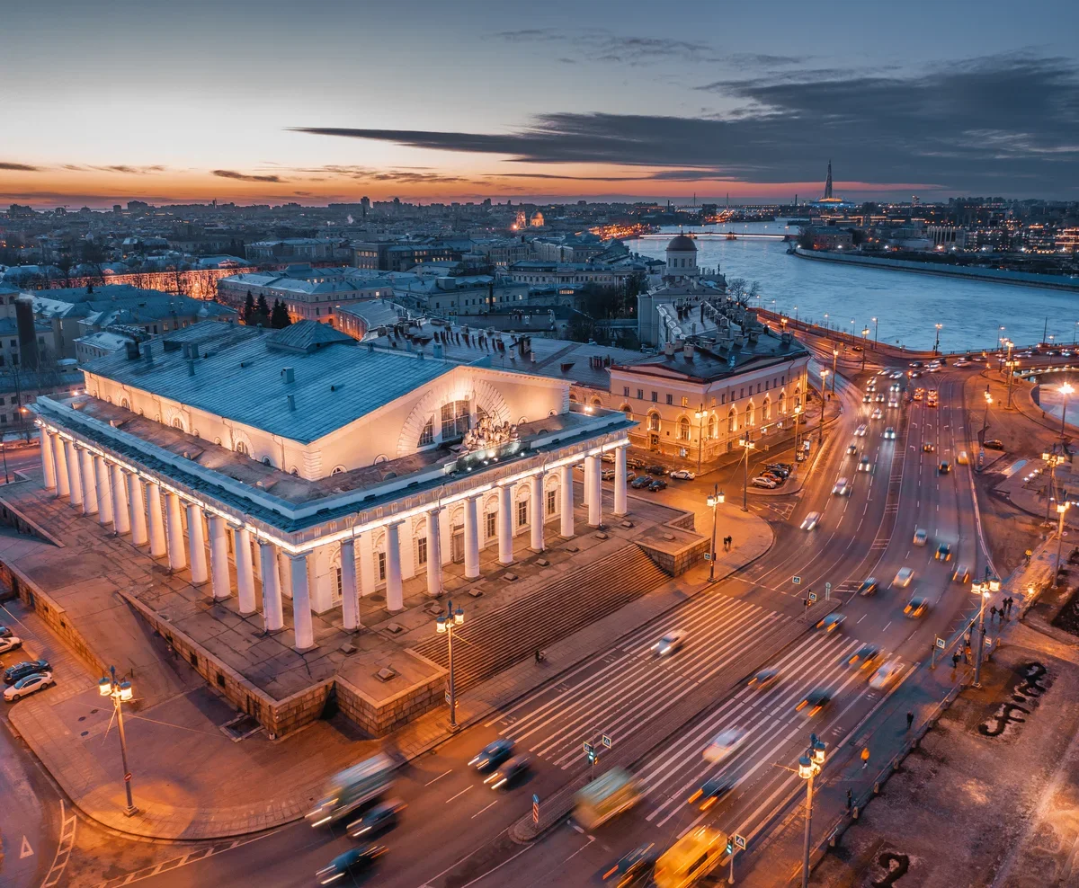 В Санкт-Петербург на 5 дней. От площадей до «Острова фортов»
В Санкт-Петербург на 5 дней. От площадей до «Острова фортов»