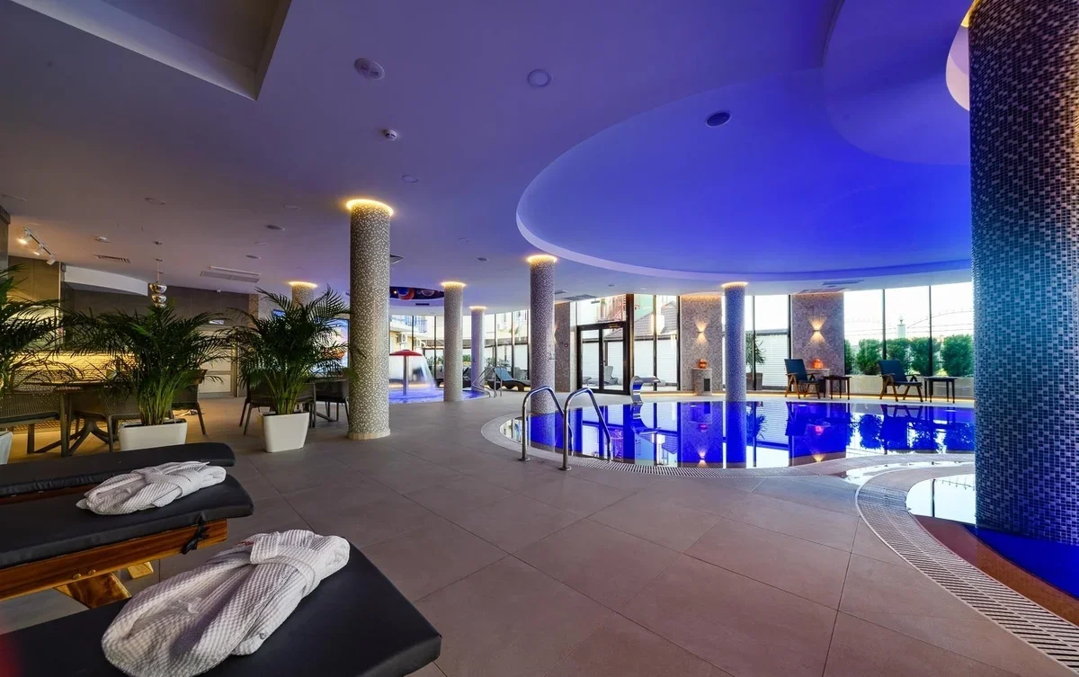 Wind Rose Hotel & SPA Сочи: 20 лет истории, 4 звезды и одна семья во главе
Wind Rose Hotel & SPA Сочи: 20 лет истории, 4 звезды и одна семья во главе