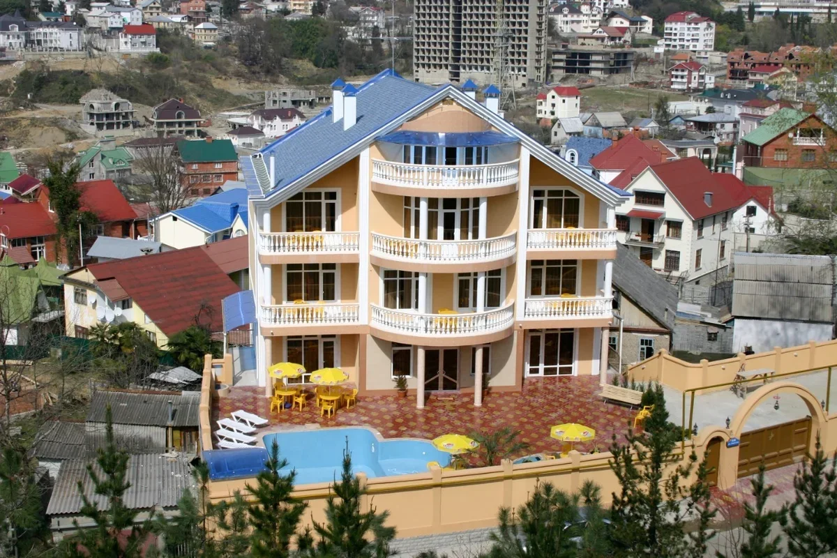 Wind Rose Hotel & SPA Сочи: 20 лет истории, 4 звезды и одна семья во главе
Wind Rose Hotel & SPA Сочи: 20 лет истории, 4 звезды и одна семья во главе